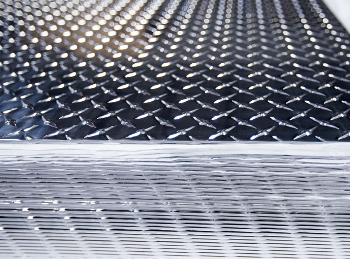 PLANCHA ESTRIADA GALVANIZADA